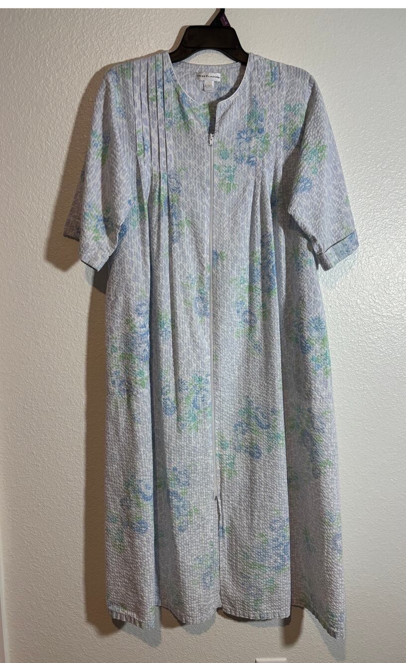 Miss Elaine Size Medium Zip-Up Seersucker Robe Blue Abstract Floral w / Pockets